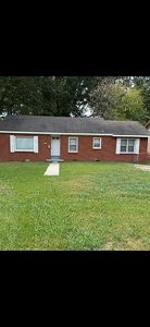 1609 Alonzo St