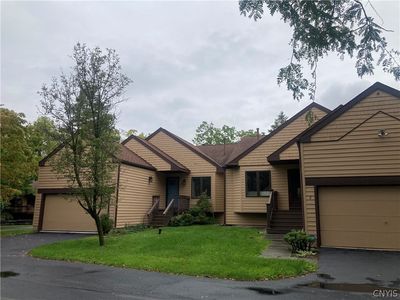 4 Daybreak Ln
