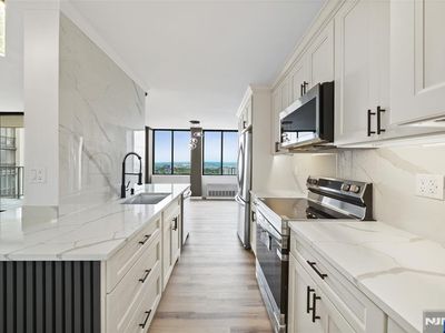 300 Winston Dr APT 2802