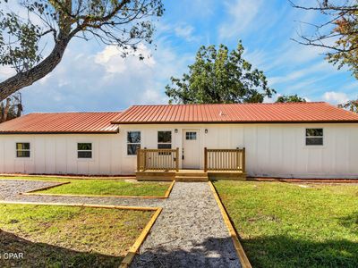 5012 Lake Dr