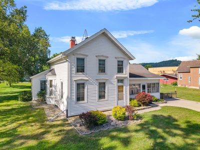 107 W Rushford Ave