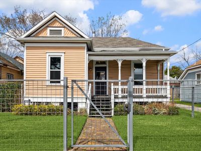 411 Marie St
