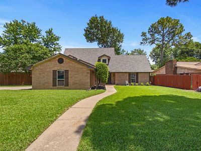 1310 Carriage Dr