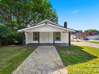 Property at 718 11th Street Pl NW, Hickory, NC