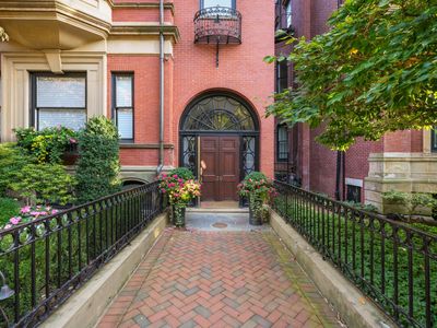 36 Commonwealth Ave #2