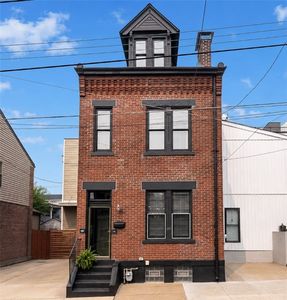 163 42nd St