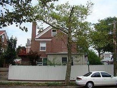 3857 Cypress Ave