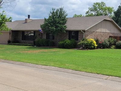 2216 Oak Ln
