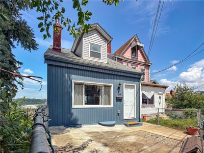 49 Holt St