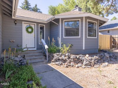 3805 E Foxtail Dr