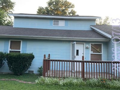 5807 S Iris Lane