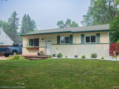 3809 Wedgewood Dr