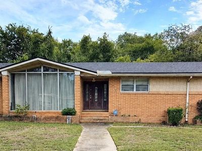 6046 KINNON Drive