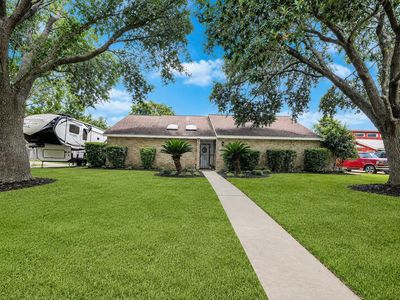 1100 Cactus Dr
