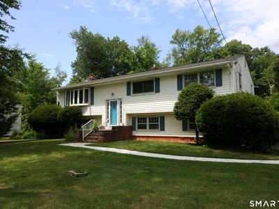 5 Leighton Court