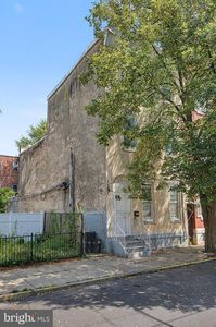 1547 N Bouvier St
