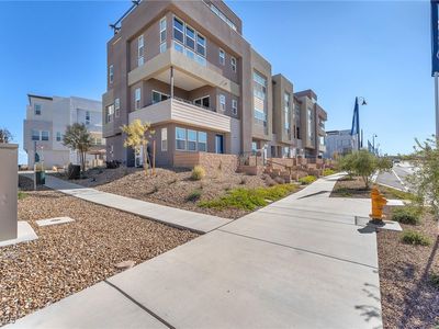 2503 Cracked Stone St