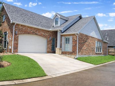 3850 Central Pointe Dr
