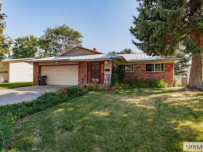 1711 Whitney St