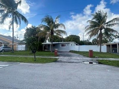 3235 NW 2nd St