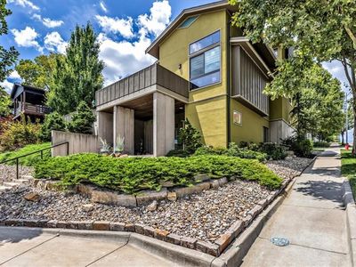 2400 Forest Ave