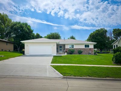 1620 E Berry Hill Dr