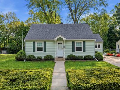 8 Burnham Avenue