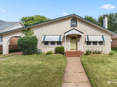 1711 Buchanan St