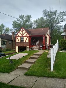 6123 Hempwood Ave