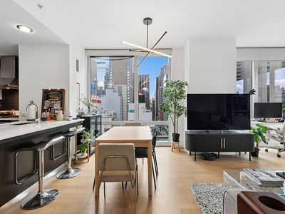 247 W 46th St APT 2204