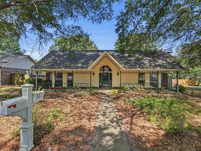 867 Heather Cir
