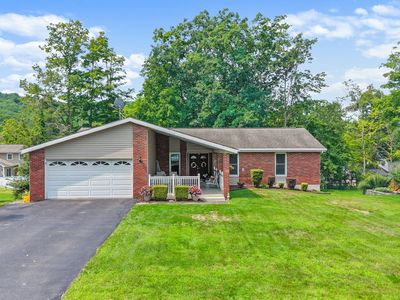 30 Oakwood Dr