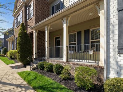 526 Vintage Green Ln