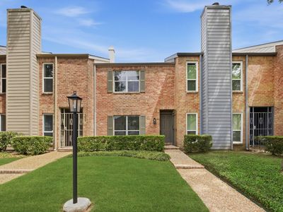 1011 Fountain View Dr