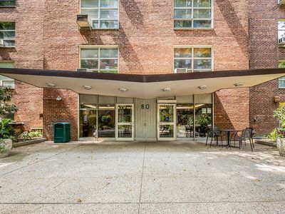 80 La Salle St APT 18C