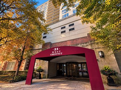 21 W Chestnut St #806