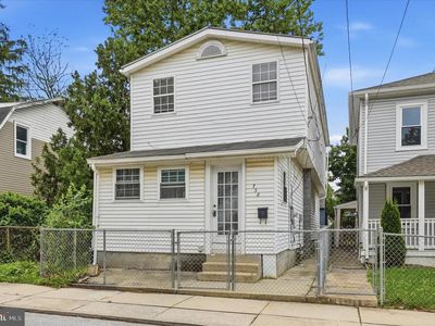 738 Edison St