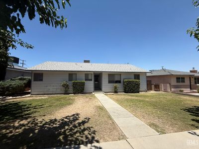 302 E San Emidio St