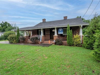 5102 Old Walkertown Rd
