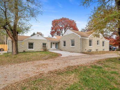 3722 E Elmwood Dr