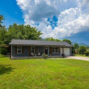 250 Cedar Point Ln