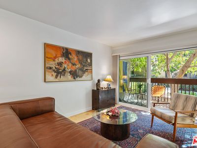 950 N Kings Rd Unit 106