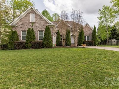 233 Highland Forest Dr