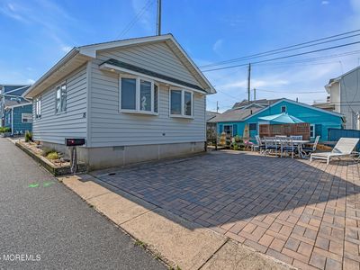 15 E Chadwick Way