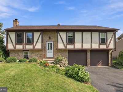 6055 Geneva Dr