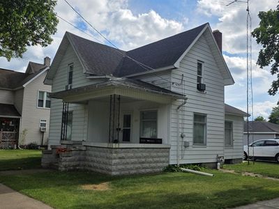 325 N East St