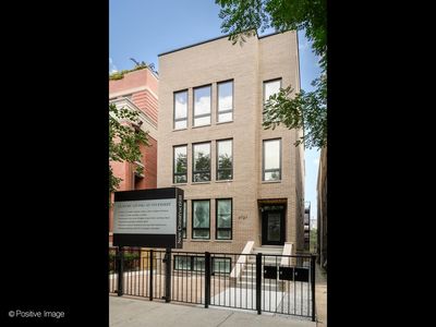 3721 N Kenmore Ave APT 1