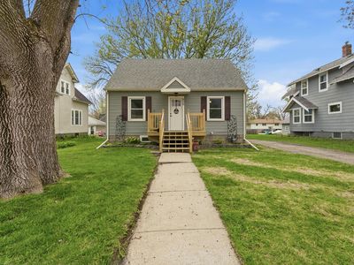808 5th St SE