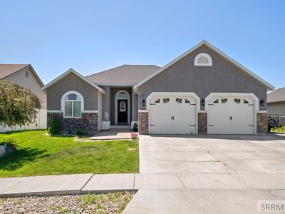 4877 Sabrina Dr