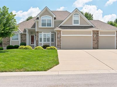 337 SE Canterbury Ln